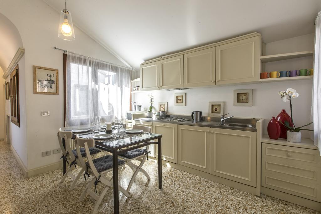 Lovely Venetian Apartment Exterior foto
